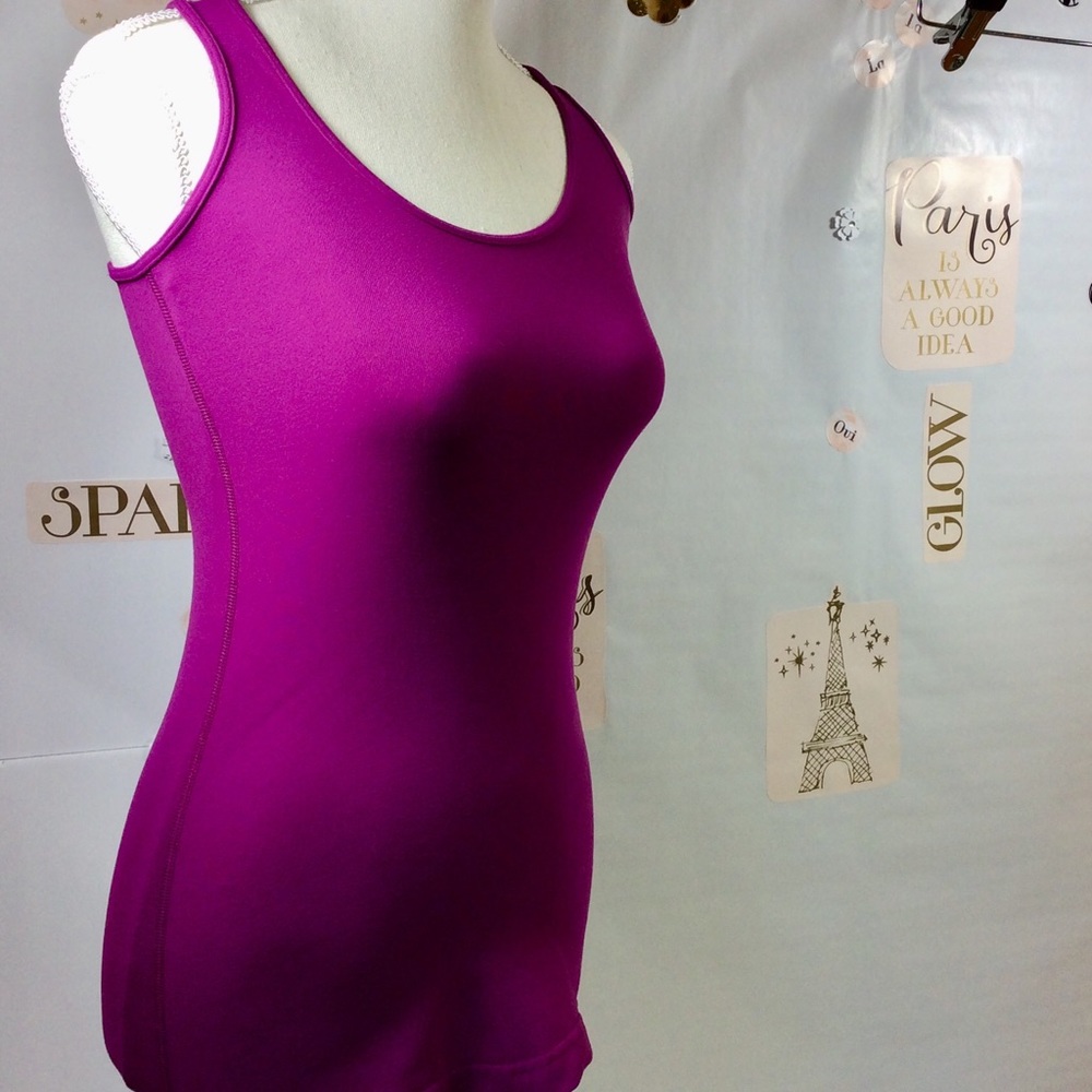 Lululemon tank top. Athletics. Purple. 4 Host Pick